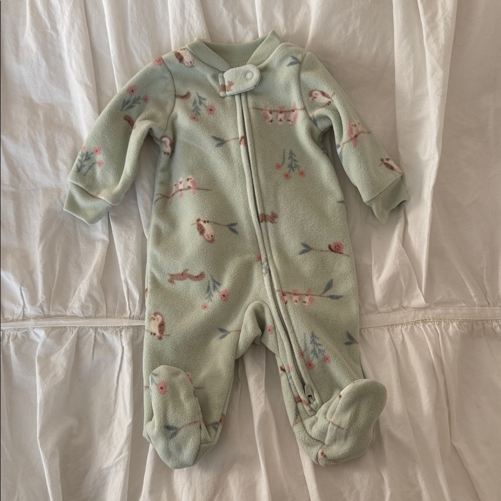 Assorted Baby Onesies Collection - Picture 4 of 10